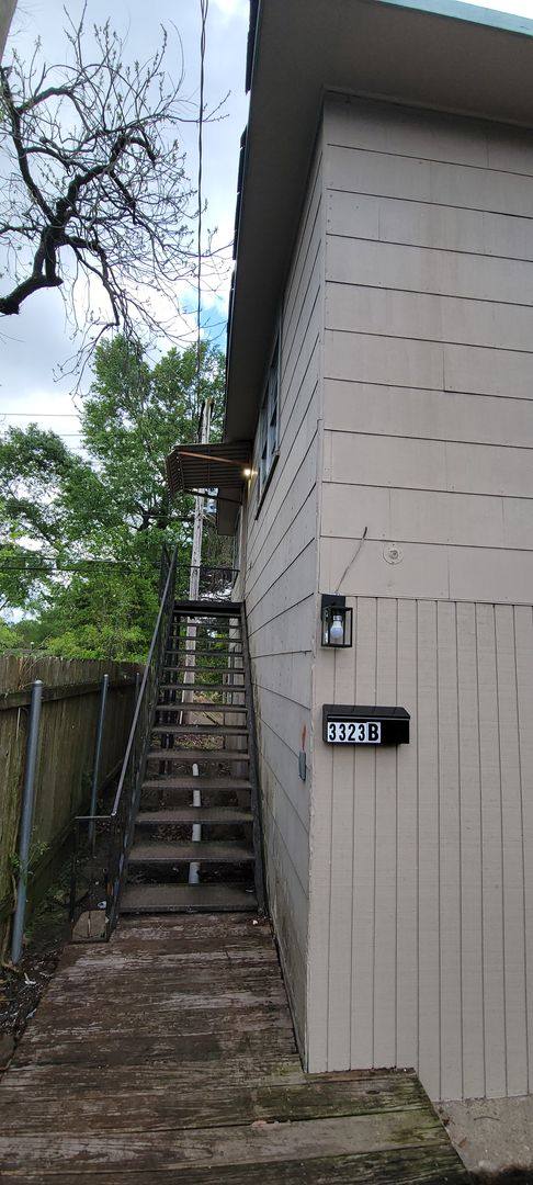 Townhouse for rent at 3323 1 2 B Darien St, Shreveport, LA 71109