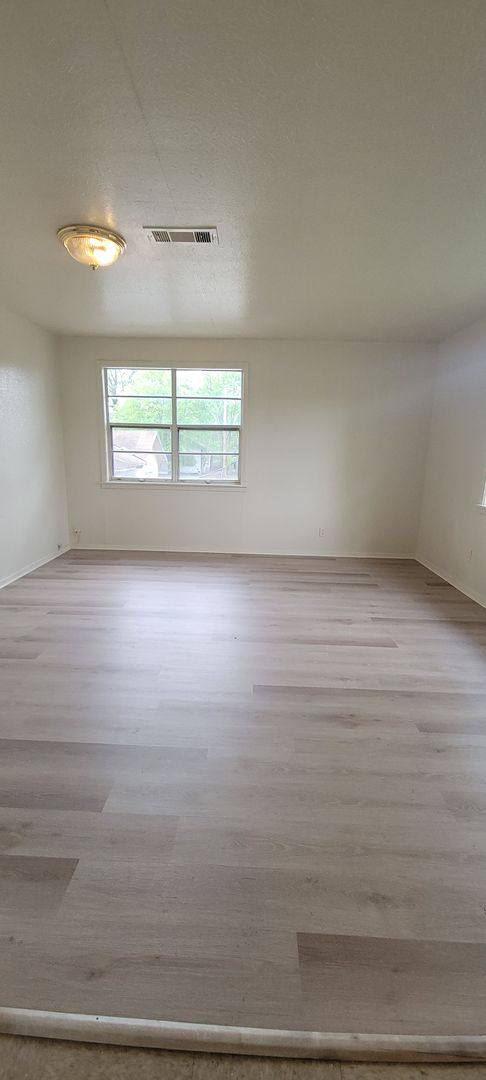 Townhouse for rent at 3323 1 2 B Darien St, Shreveport, LA 71109