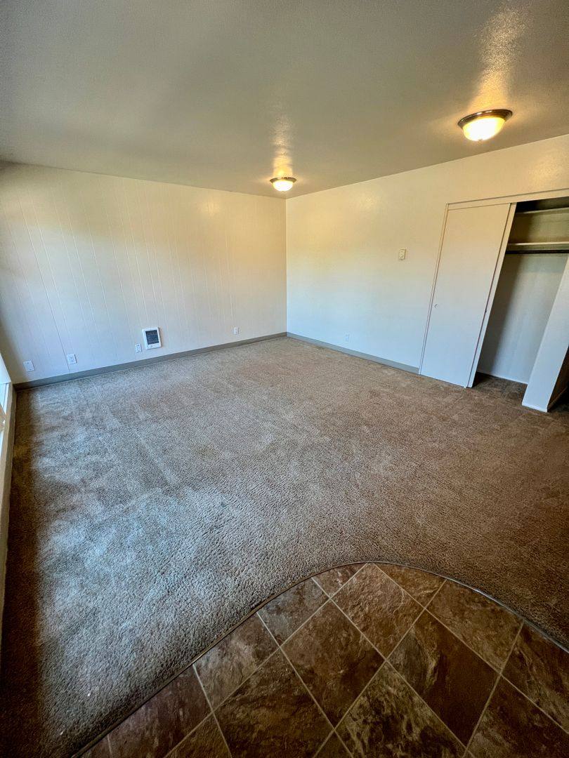 Apartment for rent at 170 Owens St S, Salem, OR 97302