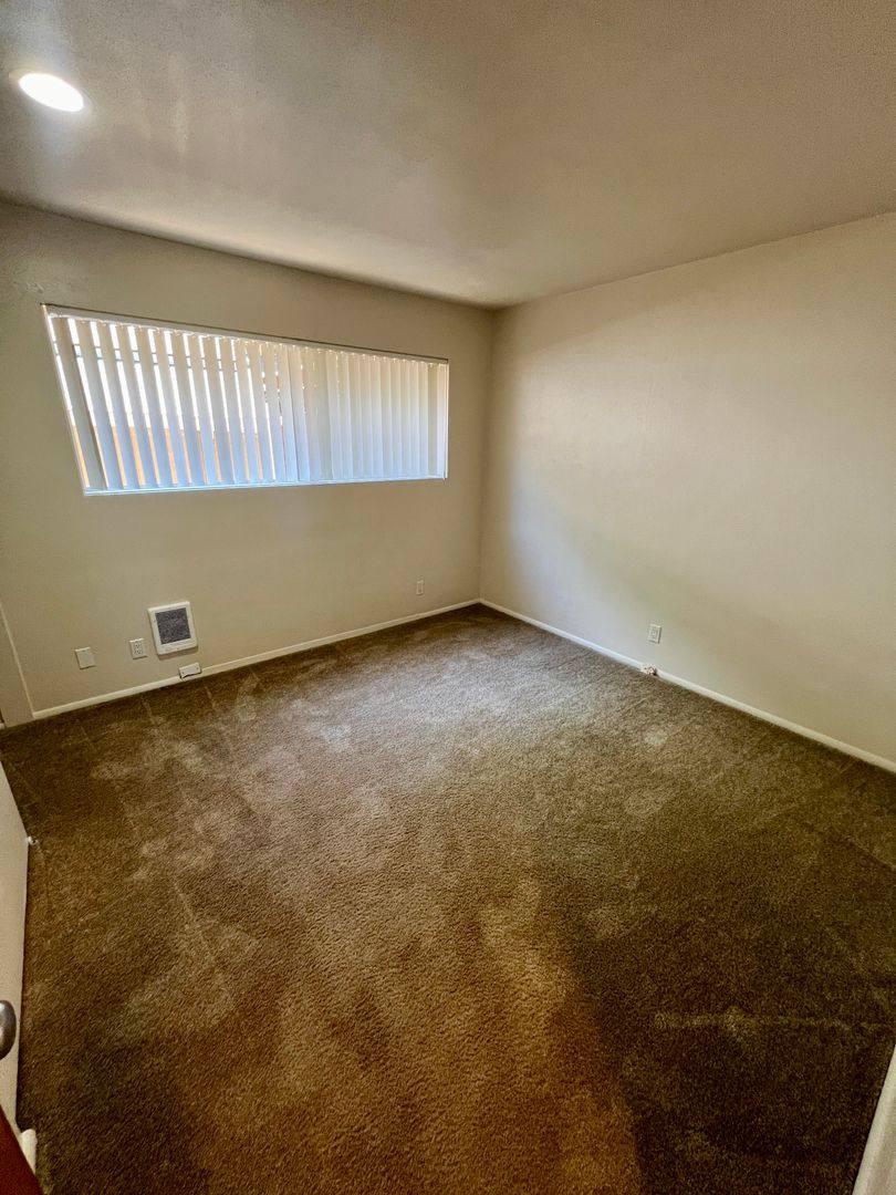 Apartment for rent at 170 Owens St S, Salem, OR 97302