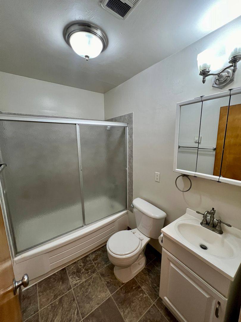 Apartment for rent at 170 Owens St S, Salem, OR 97302