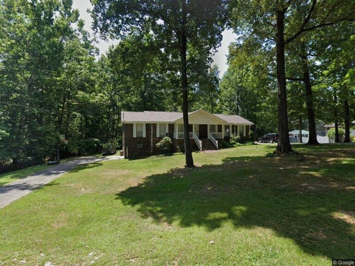 House for rent at 2117 Spring Dr NW, Cullman, AL 35055