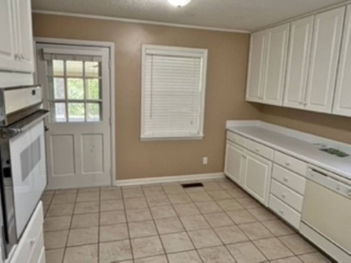 House for rent at 2117 Spring Dr NW, Cullman, AL 35055