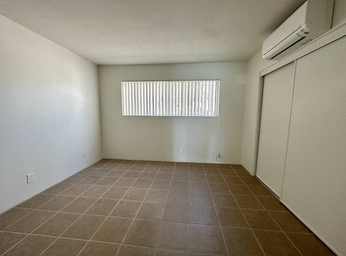 Apartment for rent at 100 W Via Olivera, Palm Springs, CA 92262