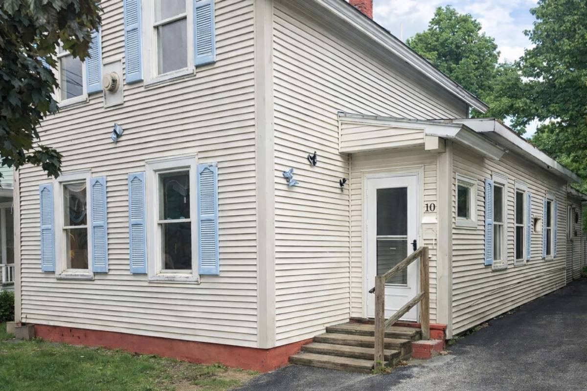 House for rent at 10 Walnut St, Burlington, VT 05401