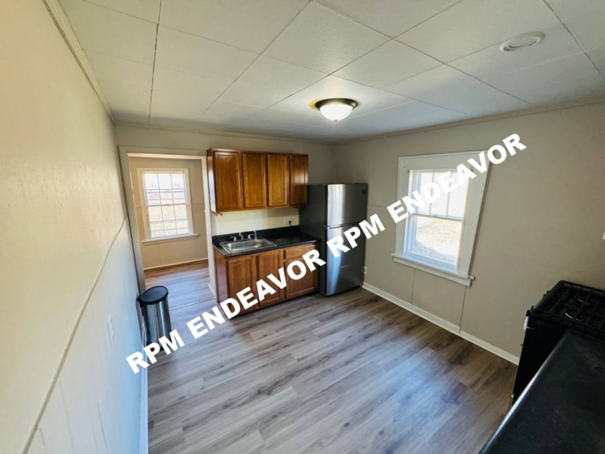 House for rent at 9943 Lilac Dr, Saint Louis, MO 63137