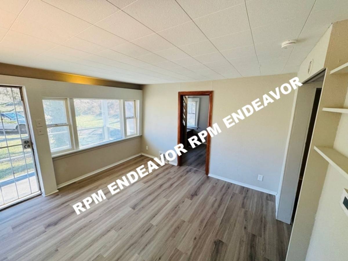 House for rent at 9943 Lilac Dr, Saint Louis, MO 63137