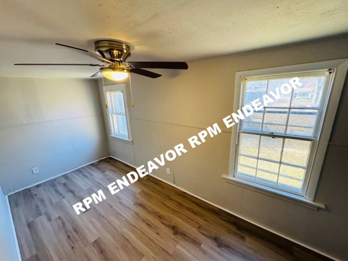 House for rent at 9943 Lilac Dr, Saint Louis, MO 63137