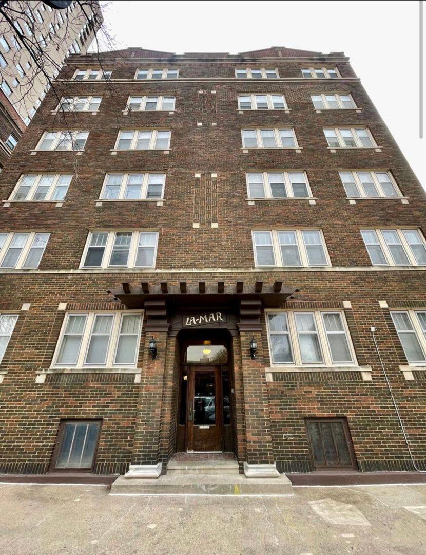 903 E Kilbourn Ave, Milwaukee, WI 53202 - Apartment for Rent