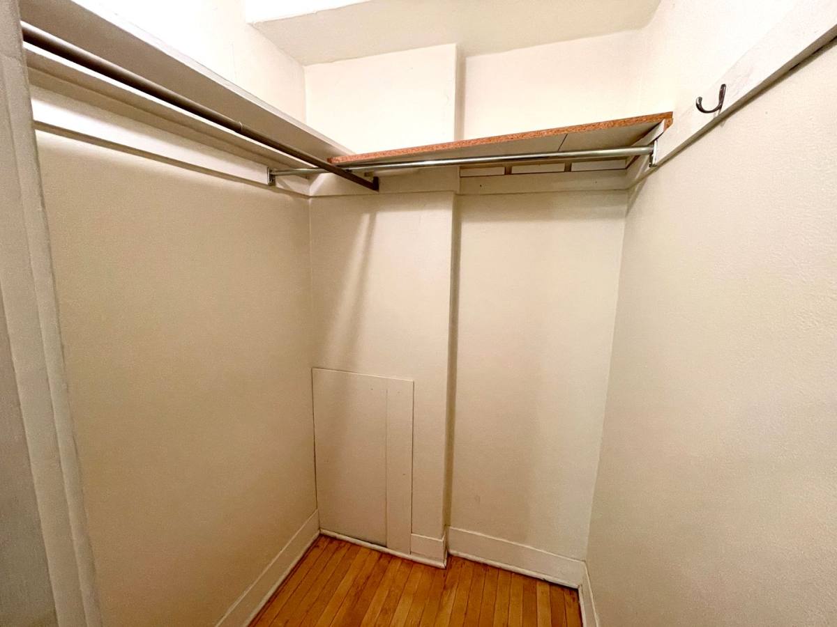 Apartment for rent at 903 E Kilbourn Ave, Milwaukee, WI 53202