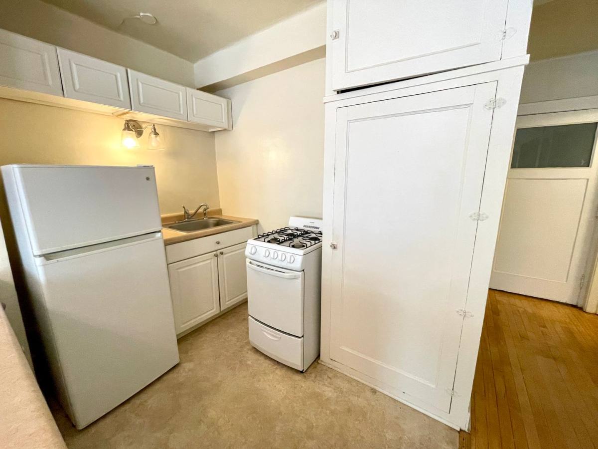 Apartment for rent at 903 E Kilbourn Ave, Milwaukee, WI 53202