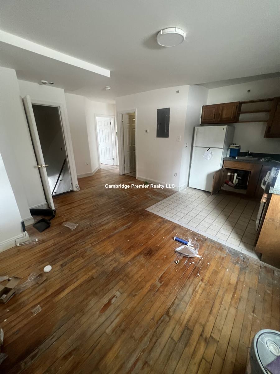 Apartment for rent at 108 Fayette, Lowell, MA 01852