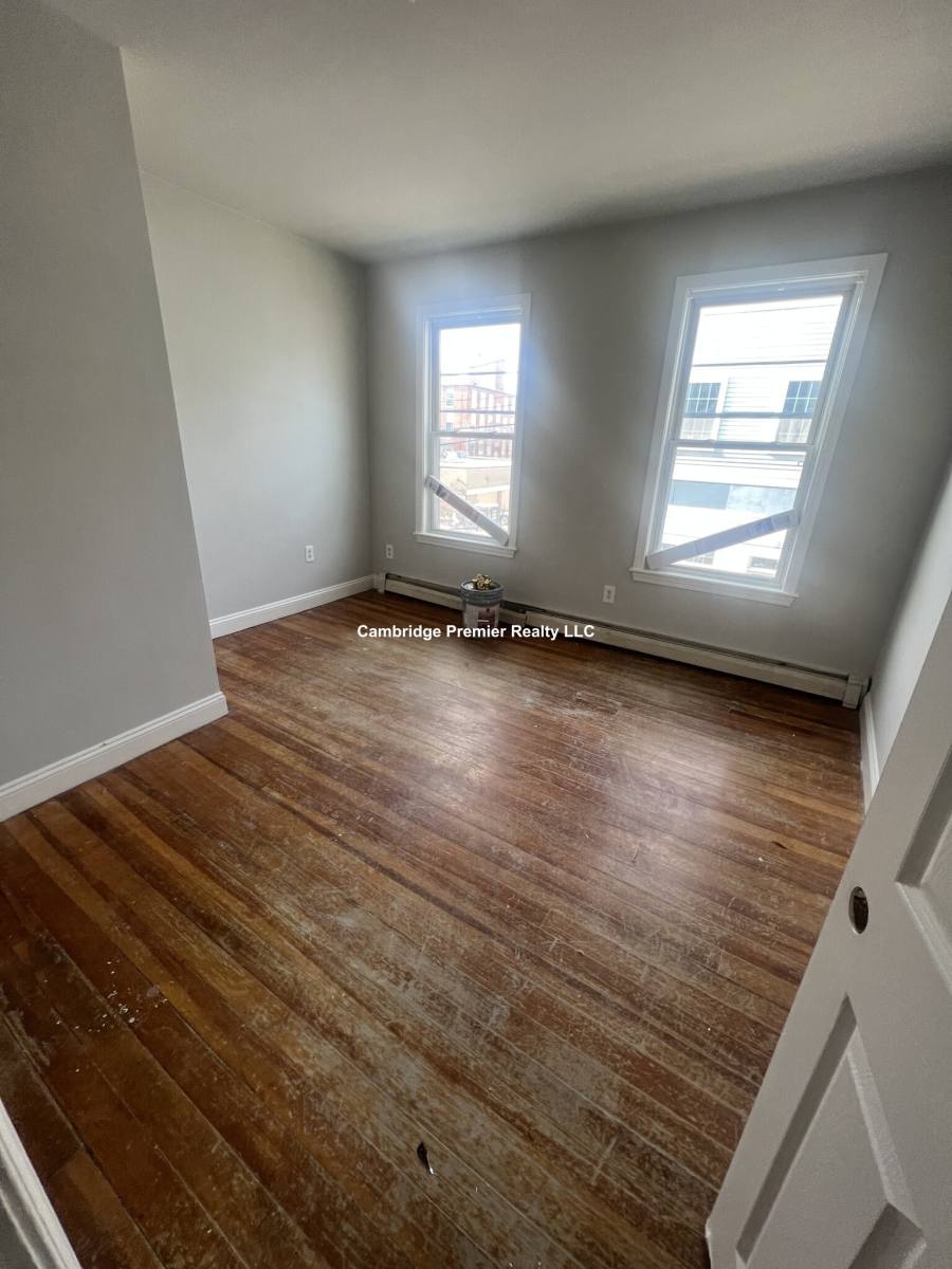 Apartment for rent at 108 Fayette, Lowell, MA 01852
