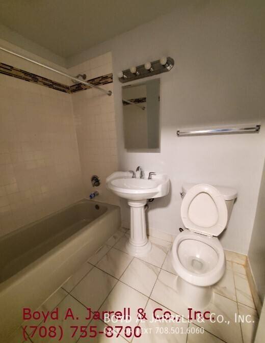 Apartment for rent at 963 E 84th St #2 G3, Chicago, IL 60619
