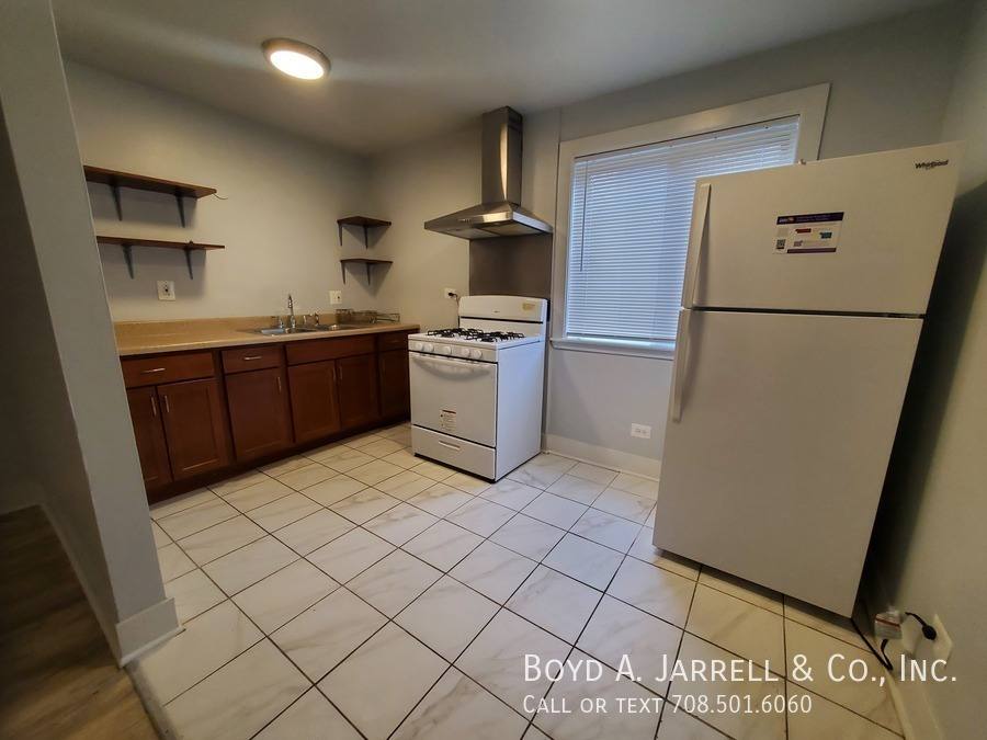 Apartment for rent at 963 E 84th St #2 G3, Chicago, IL 60619