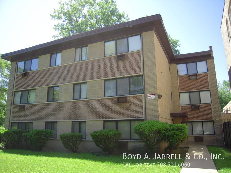 Apartment for rent at 963 E 84th St #2 G3, Chicago, IL 60619