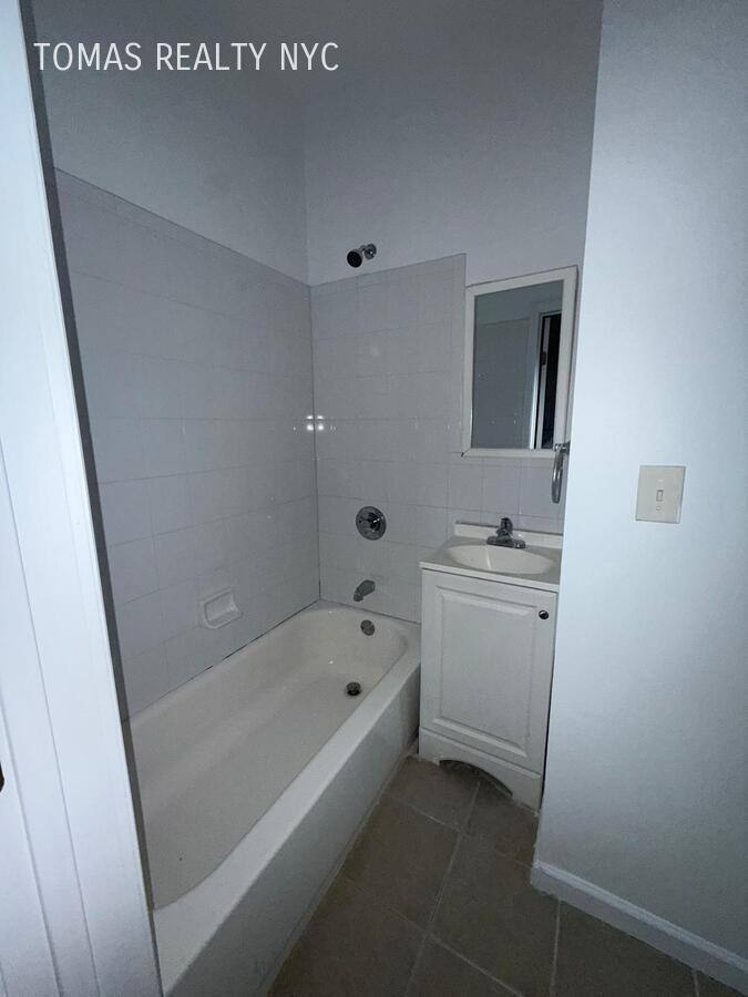 Apartment for rent at 14 Mount Vernon Ave #2, Mount Vernon, NY 10550