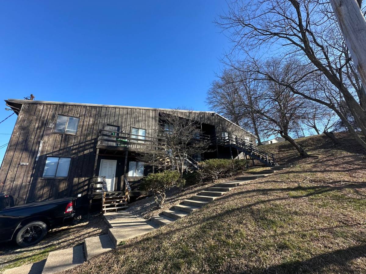 Apartment for rent at 1202 19th St, Vienna, WV 26105