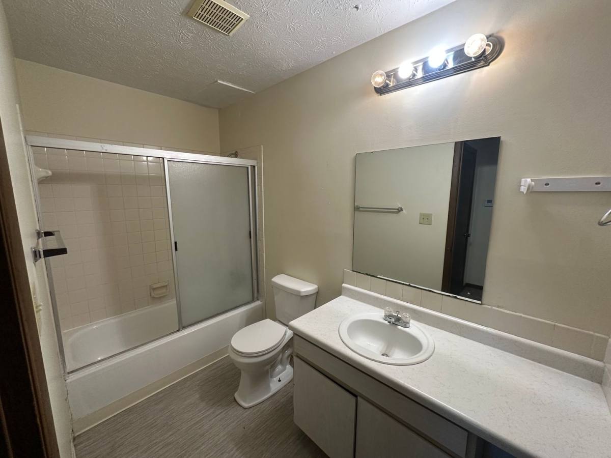 Apartment for rent at 1202 19th St, Vienna, WV 26105