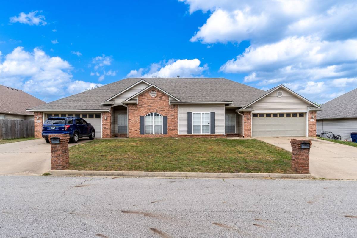 Apartment for rent at 2807 Fairway Hamlet Court, Fort Smith, AR 72908