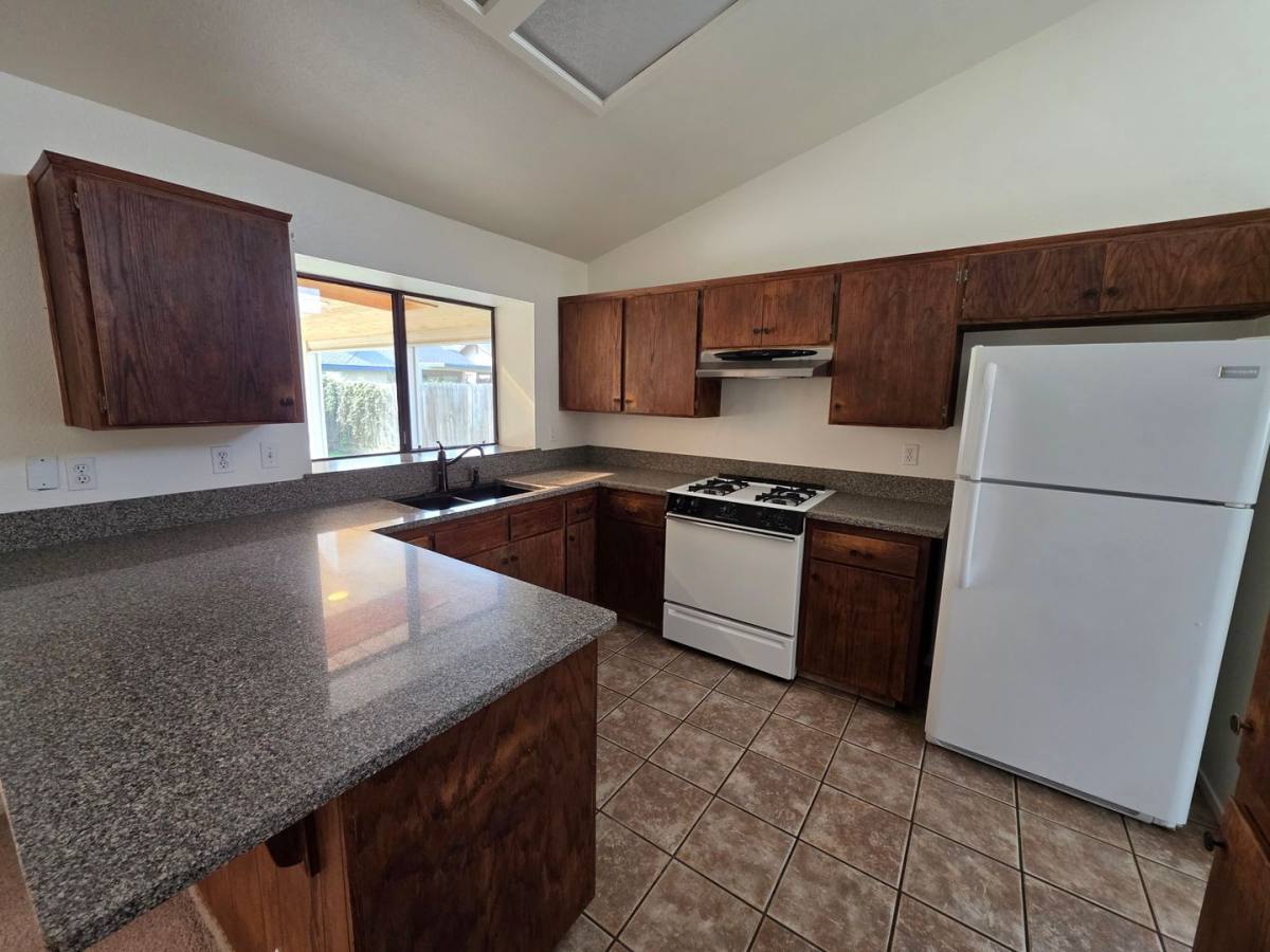 House for rent at 4905 W Hemlock, Visalia, CA 93277