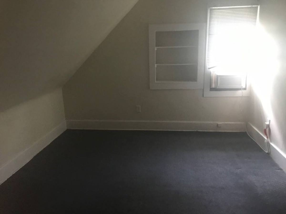 Apartment for rent at 702 E Green St, Urbana, IL 61802