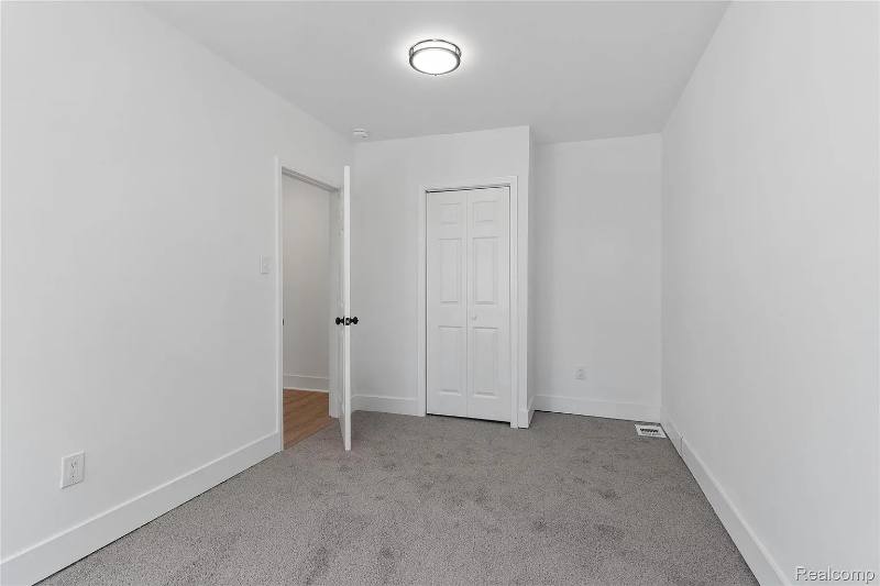 House for rent at 20543 Gudith Rd, Trenton, MI 48183