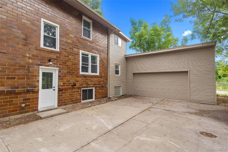 House for rent at 20543 Gudith Rd, Trenton, MI 48183