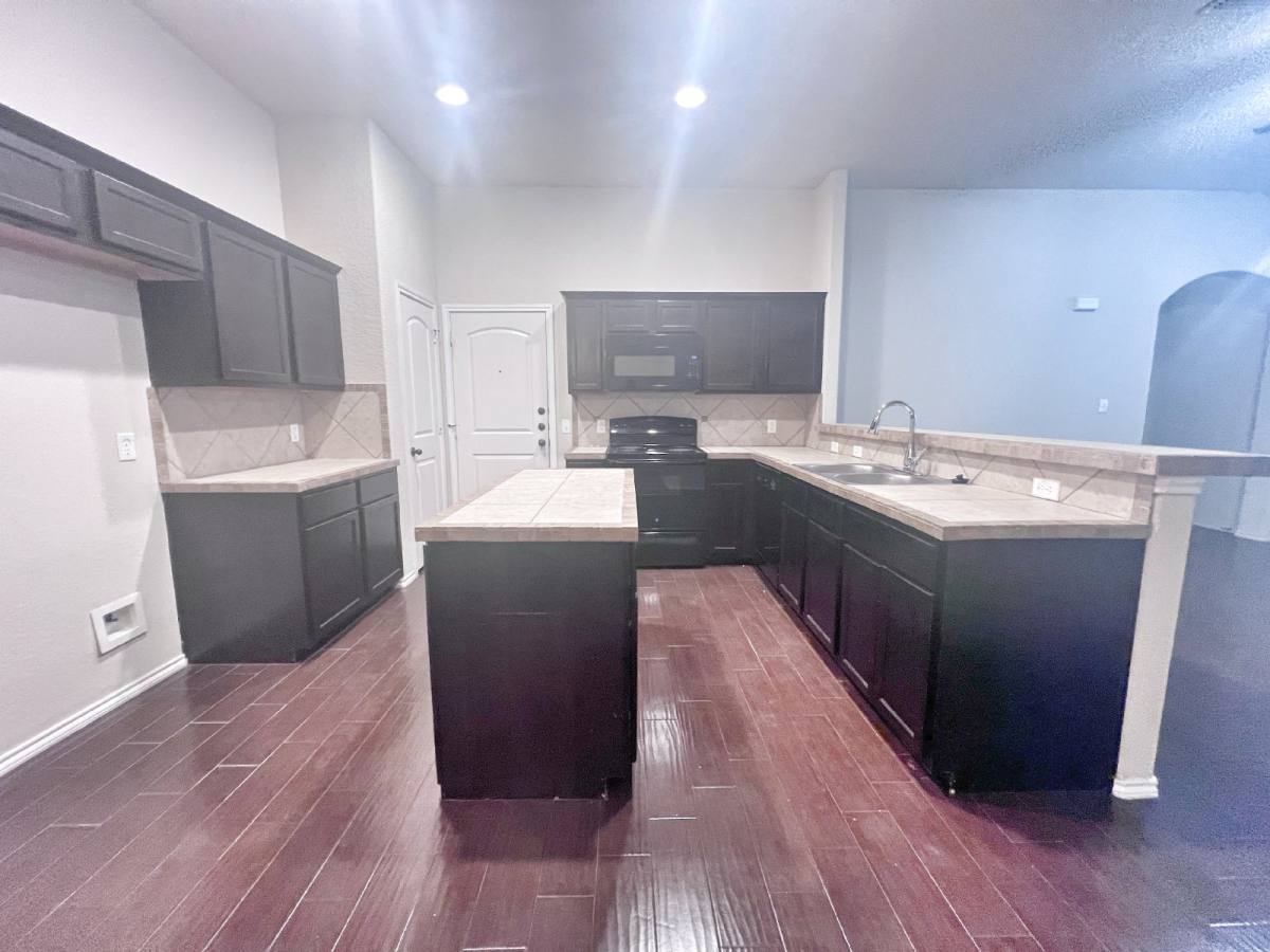 Townhouse for rent at 569 Creekside Circle, New Braunfels, TX 78130