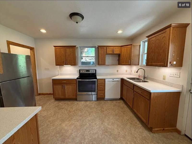 House for rent at 635 Valley St, Oakmont, PA 15139