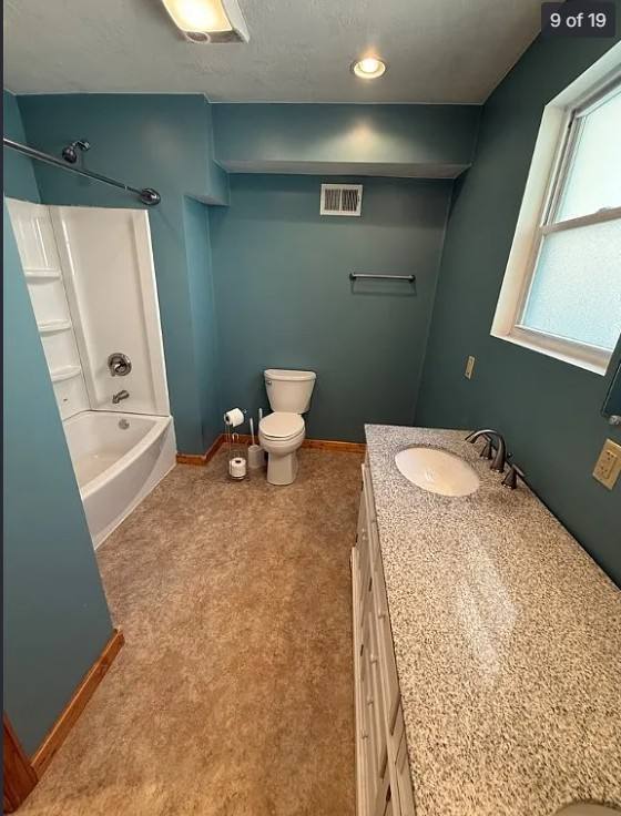House for rent at 635 Valley St, Oakmont, PA 15139