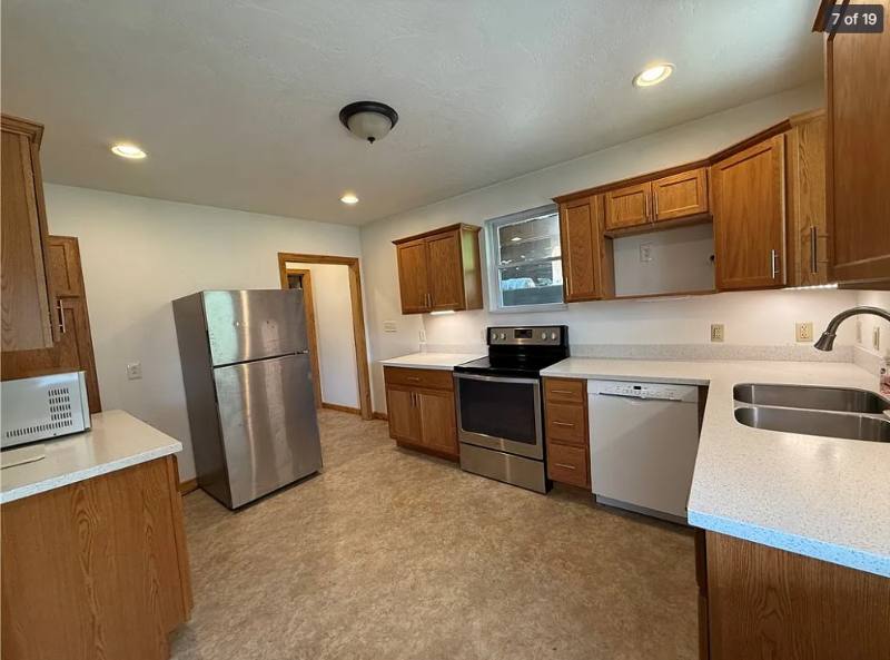 House for rent at 635 Valley St, Oakmont, PA 15139