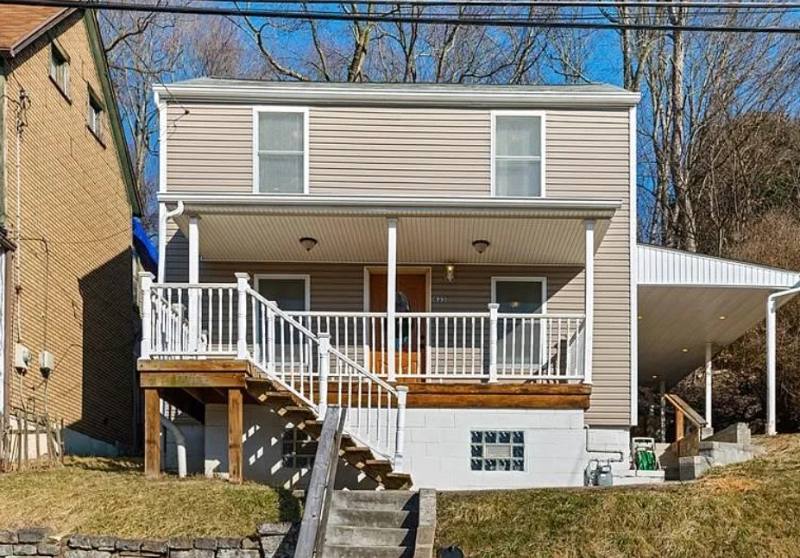 House for rent at 635 Valley St, Oakmont, PA 15139