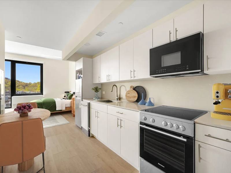 Apartment for rent at 4778 Broadway #2A, New York, NY 10034