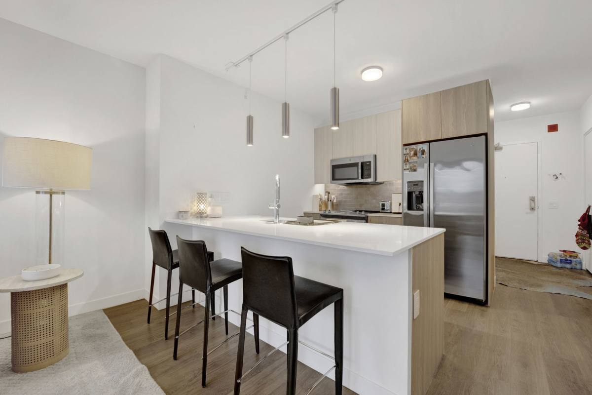 Apartment for rent at 350 N Canal St, Chicago, IL 60606