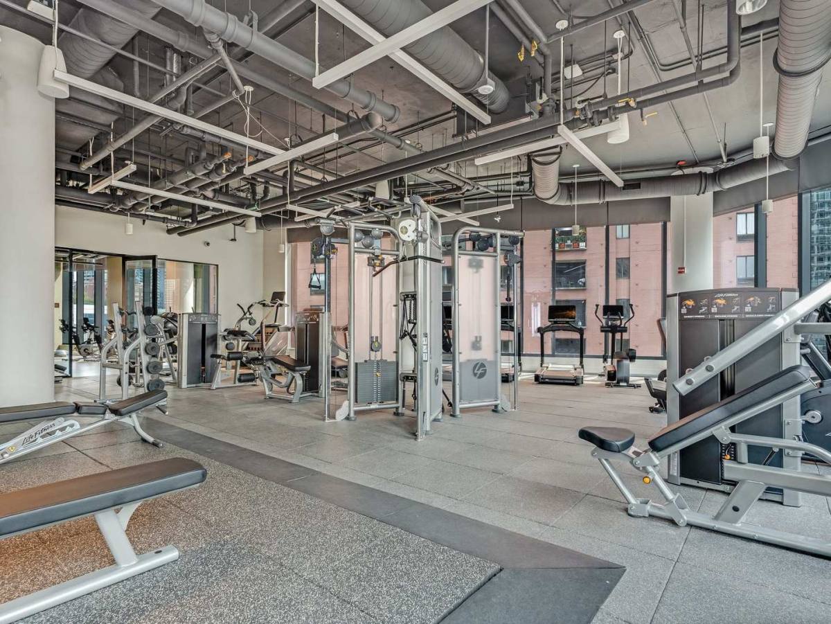 Apartment for rent at 350 N Canal St, Chicago, IL 60606
