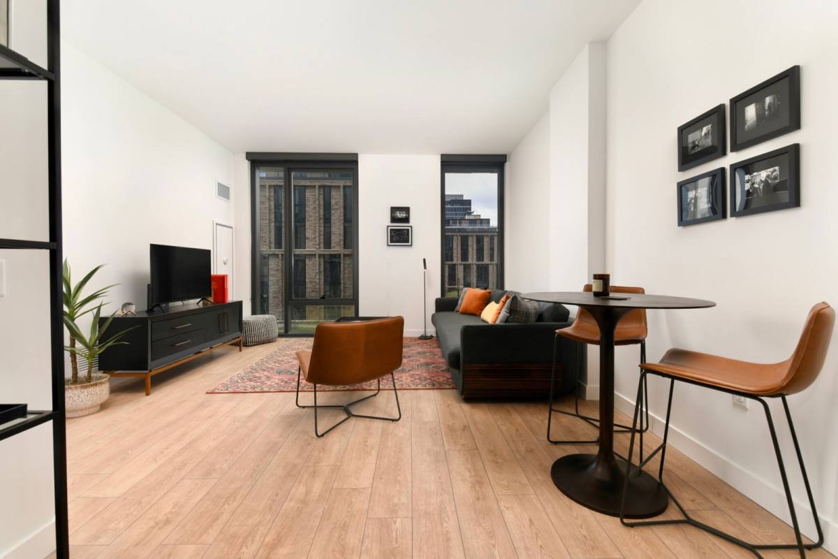 Apartment for rent at 855 W Madison St #914S, Chicago, IL 60607