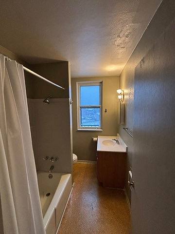 Apartment for rent at 129 E Wayne St #6, Butler, PA 16001