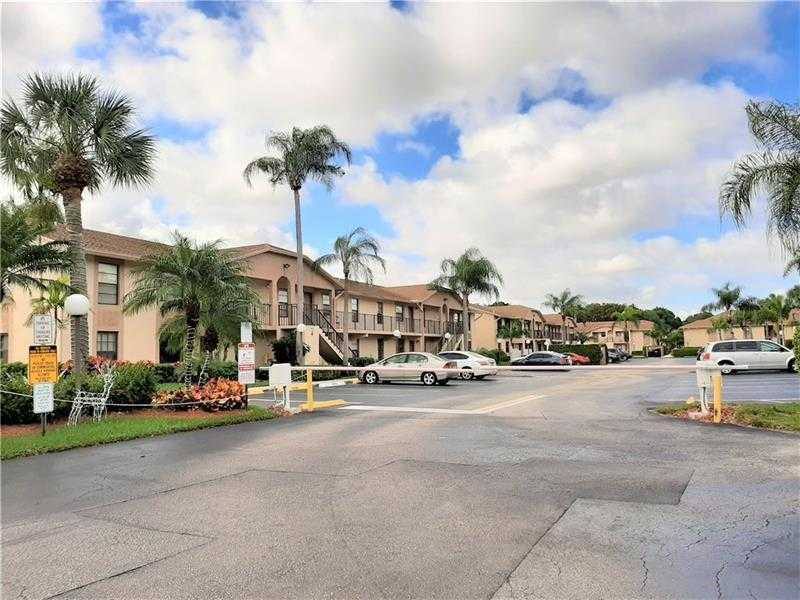 Apartment for rent at 9466 Boca Cove Circle, Boca Raton, FL 33428