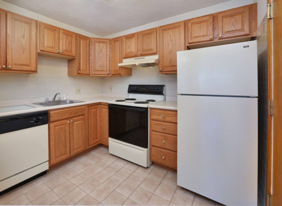 Apartment for rent at 292 Grove St #22A, Auburndale, MA 02466