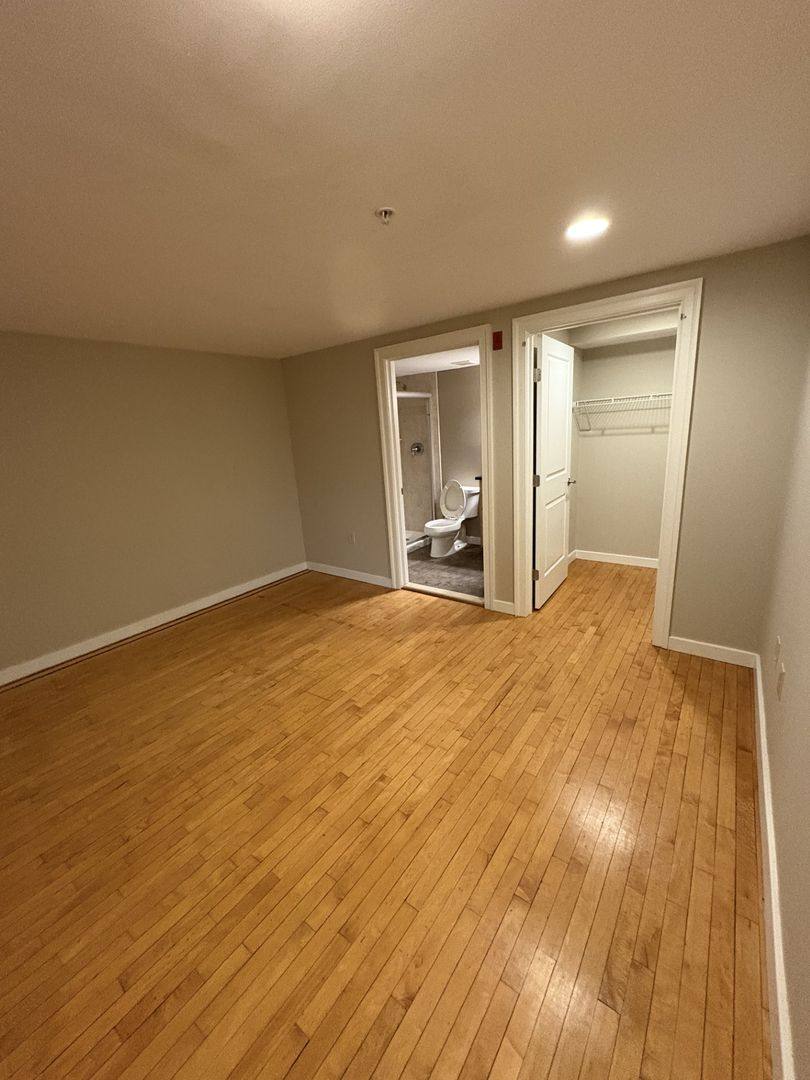 Apartment for rent at 125 W Saratoga St, Baltimore, MD 21201