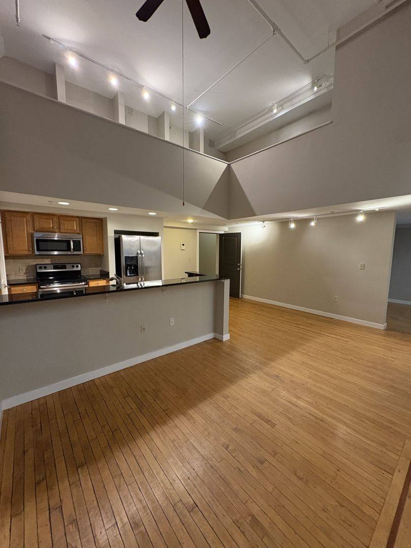 Apartment for rent at 125 W Saratoga St, Baltimore, MD 21201