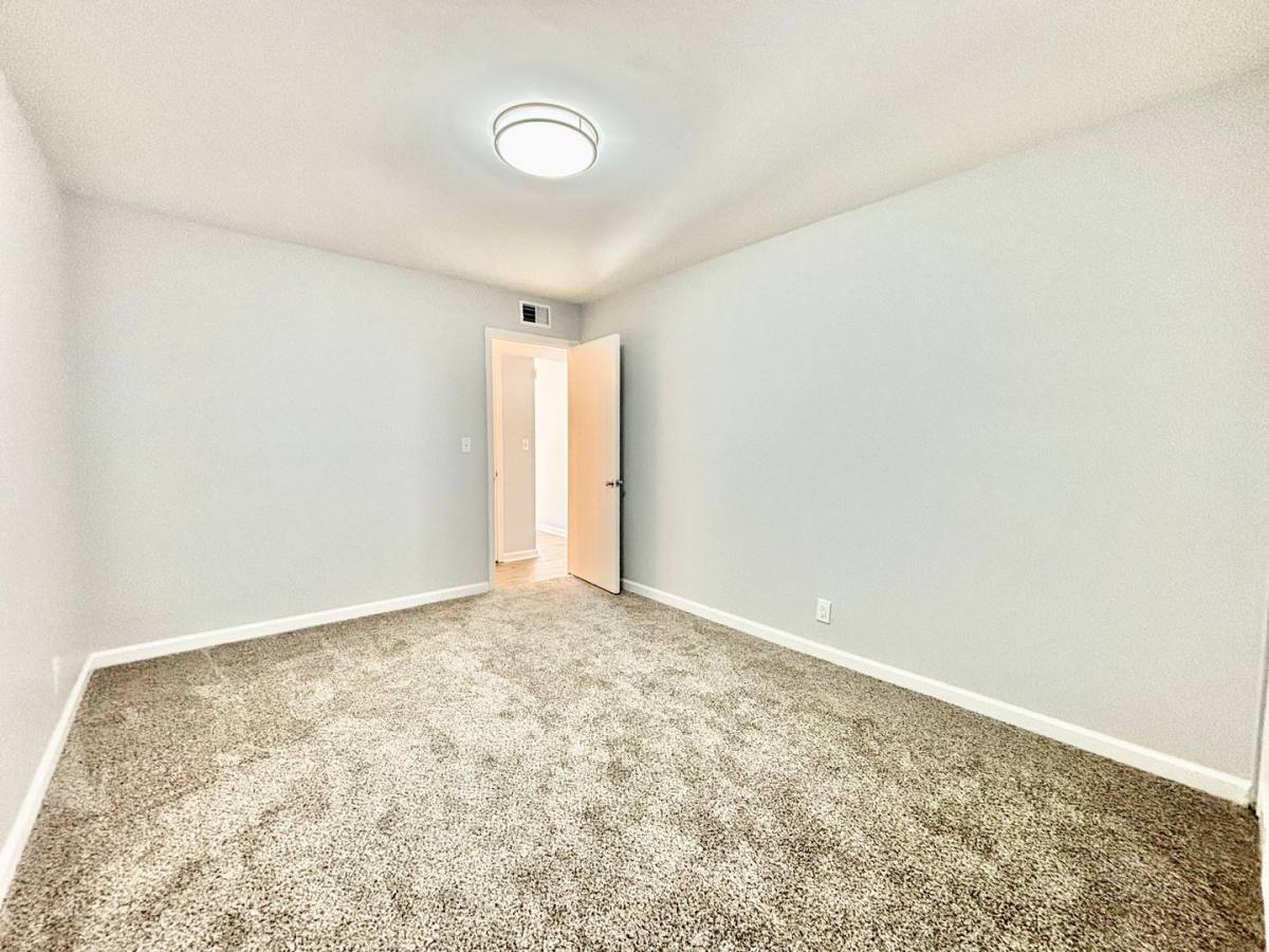 Apartment for rent at 4414 Jarboe St, Kansas City, MO 64111