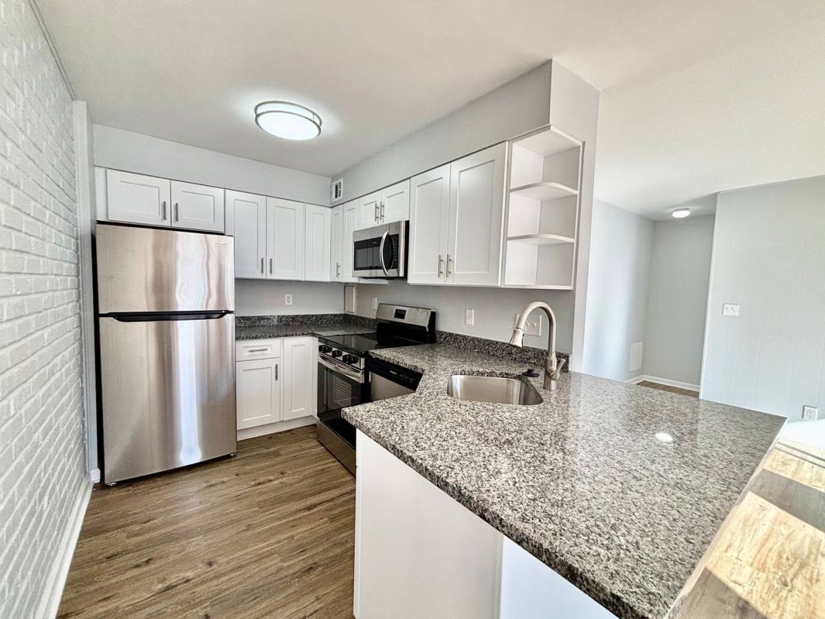 Apartment for rent at 4414 Jarboe St, Kansas City, MO 64111