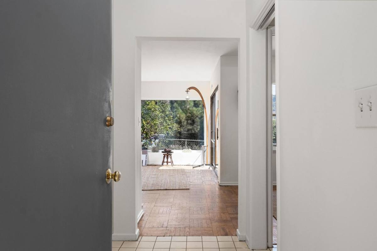 House for rent at 2294 Mountain Oak Dr, Los Angeles, CA 90068