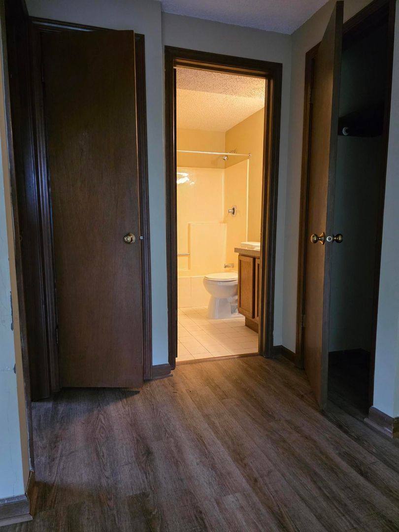 Apartment for rent at 72 Oakridge Dr, Buffalo, NY 14224