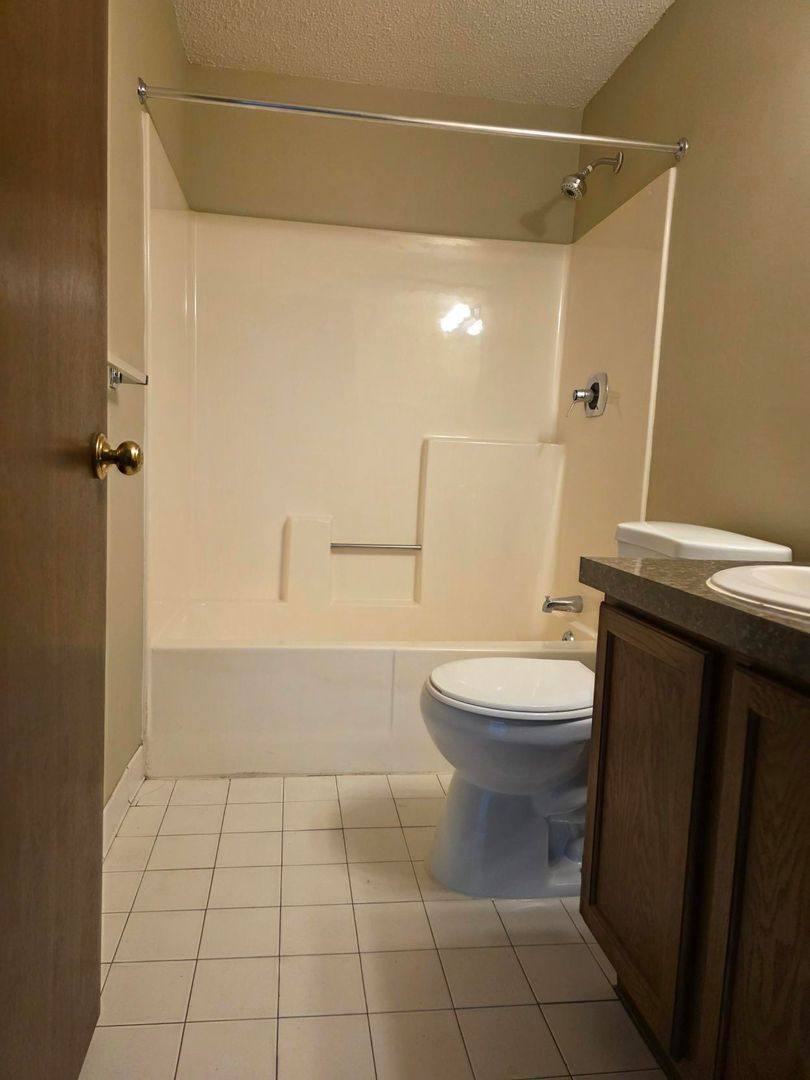 Apartment for rent at 72 Oakridge Dr, Buffalo, NY 14224