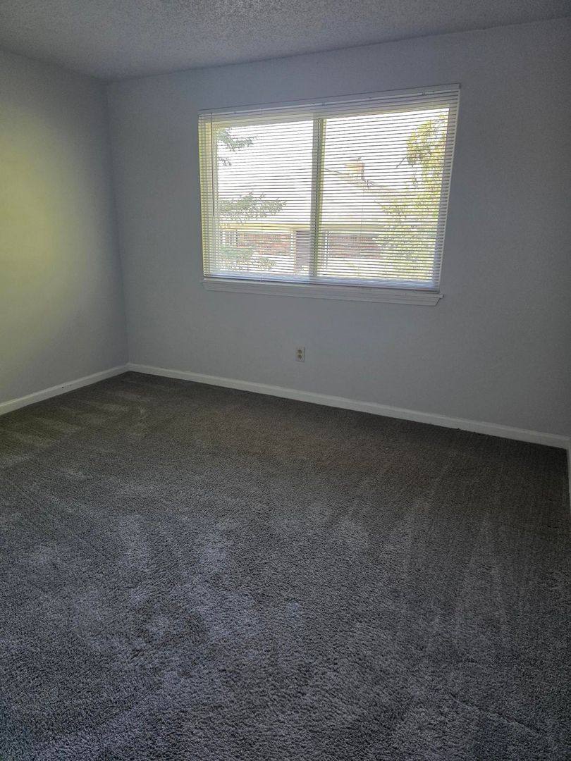 Apartment for rent at 72 Oakridge Dr, Buffalo, NY 14224
