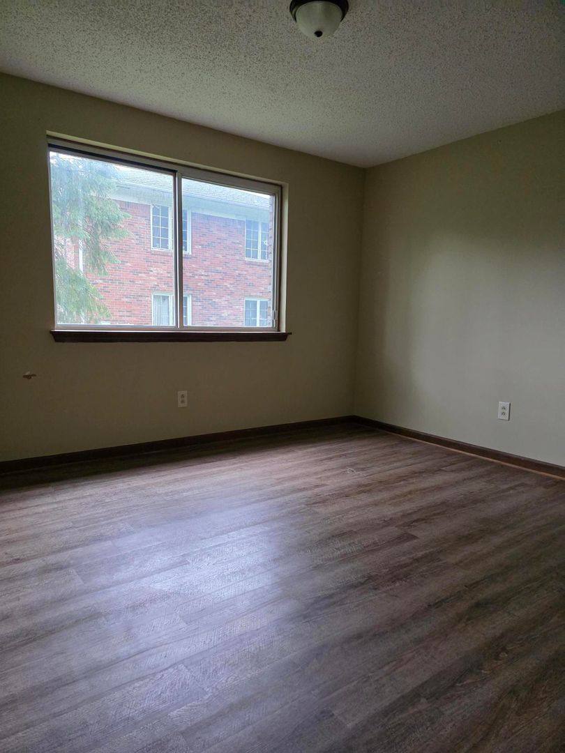 Apartment for rent at 72 Oakridge Dr, Buffalo, NY 14224