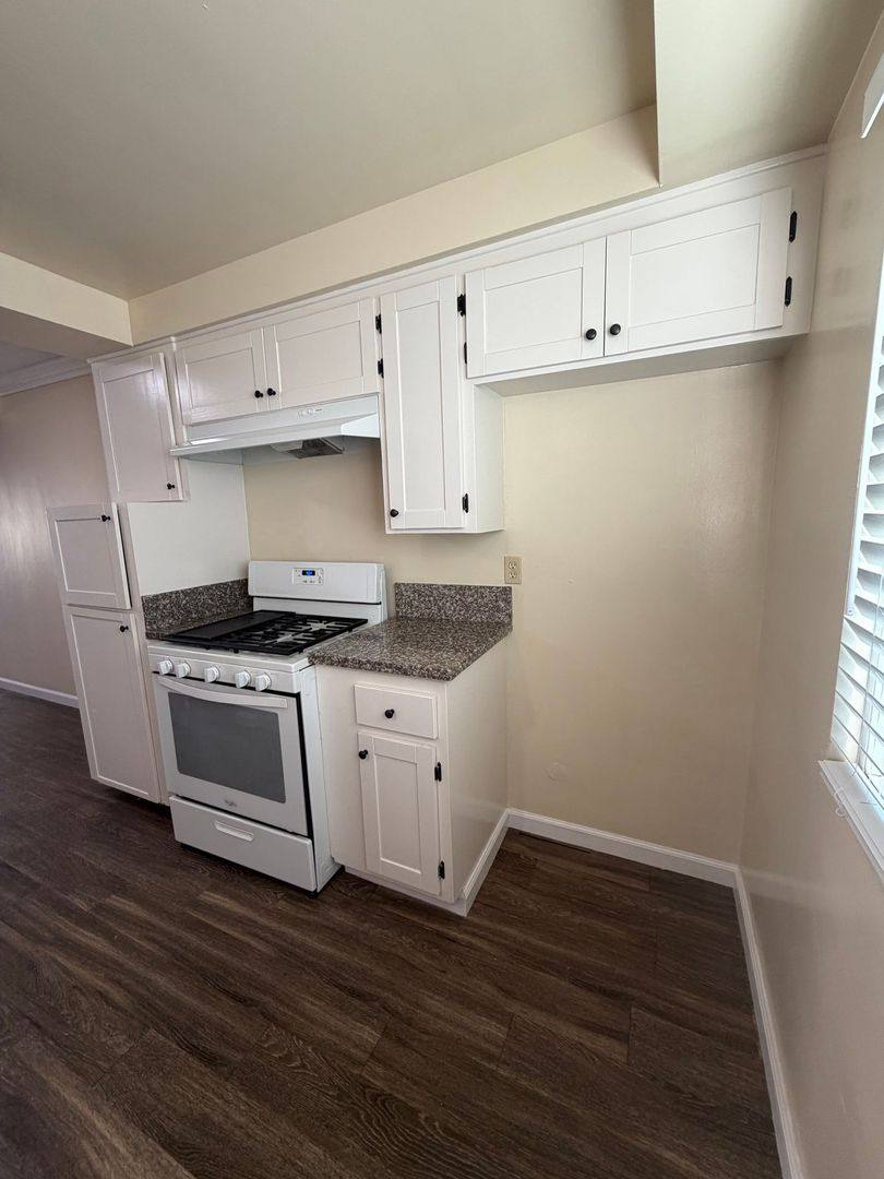 Apartment for rent at 10041 Scott Ave, Whittier, CA 90603